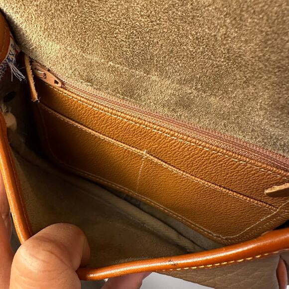 RARE 👜 Dooney & Bourke R51 Marble Bag – British Taupe Crossbody Satchel - Picture 15 of 15